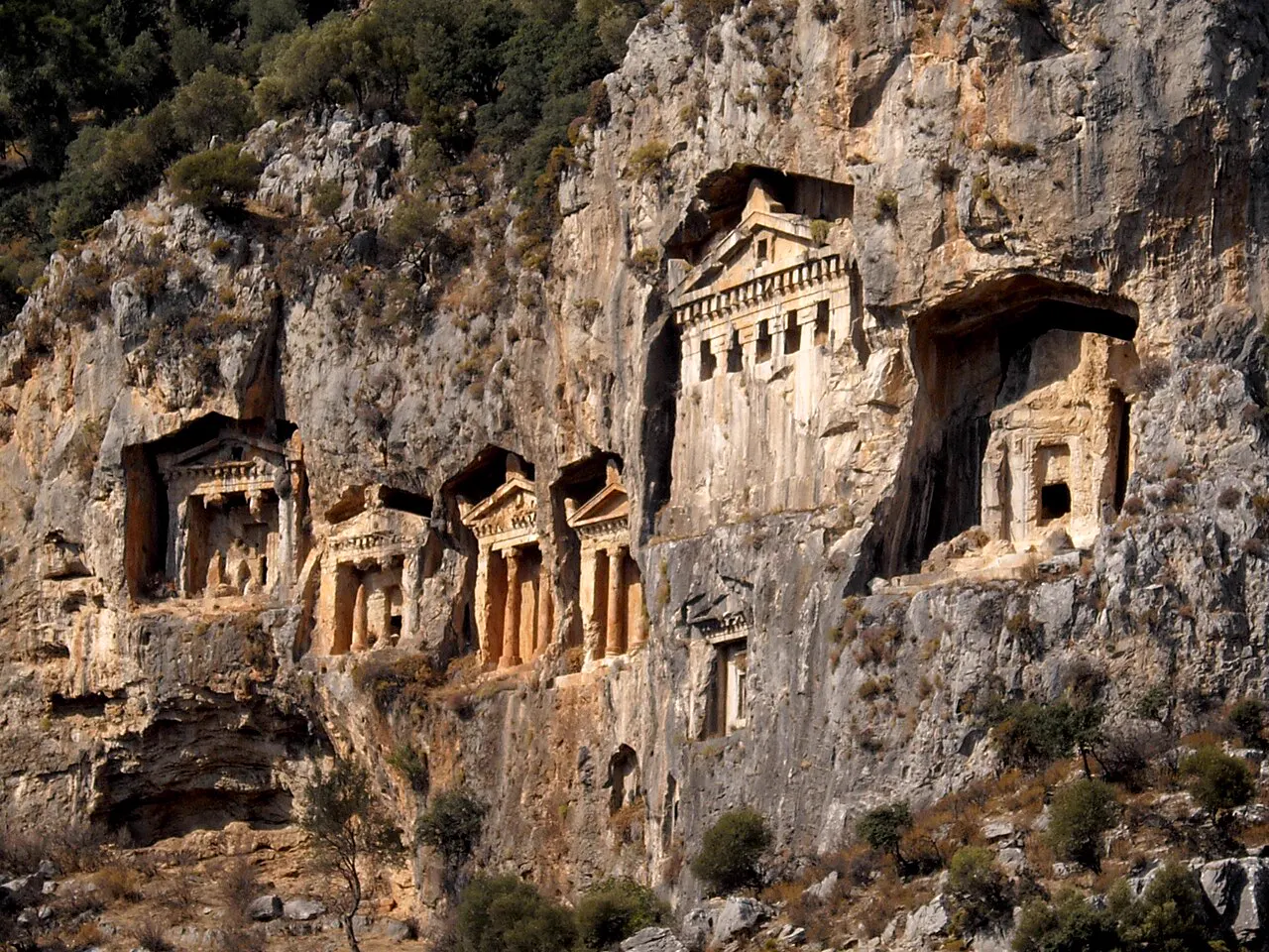 Kaunos ve Dalyan Kaya Mezarları
